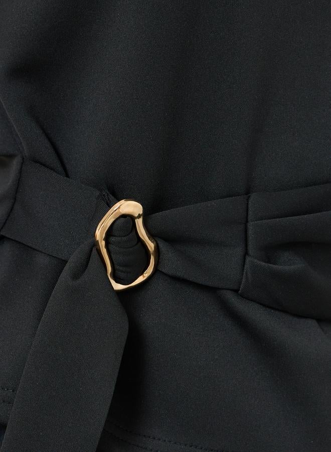 ستايلي بلوزة بياقة عالية وحزام - Image 4